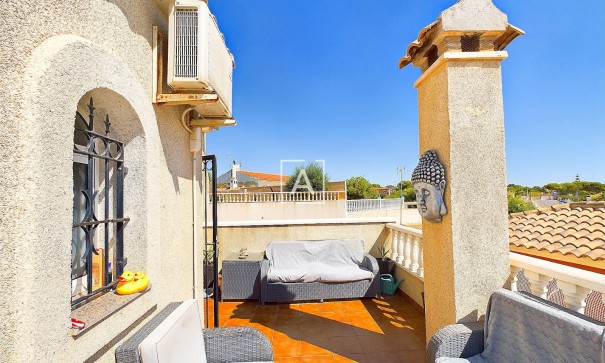 Videresalg - Fritliggende villa -
Pinar de Campoverde