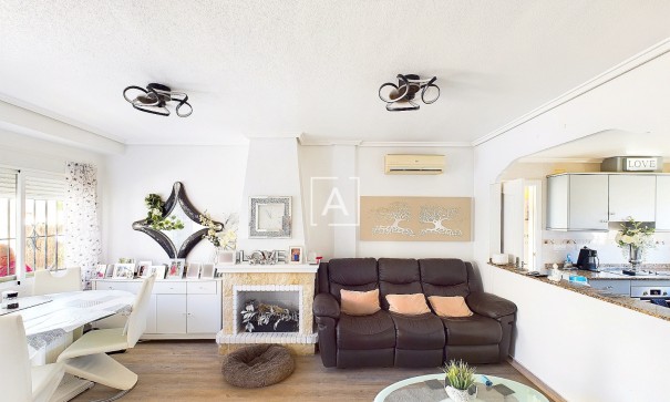 Videresalg - Fritliggende villa -
Pinar de Campoverde