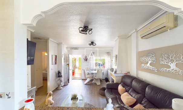 Videresalg - Fritliggende villa -
Pinar de Campoverde