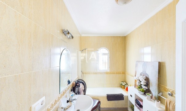 Videresalg - Fritliggende villa -
Pinar de Campoverde