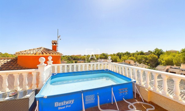 Videresalg - Fritliggende villa -
Pinar de Campoverde