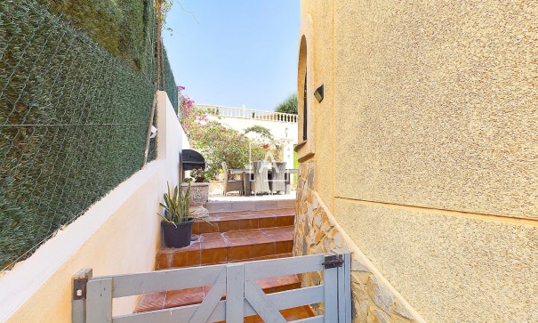 Videresalg - Fritliggende villa -
Pinar de Campoverde