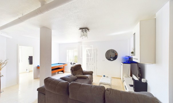 Videresalg - Fritliggende villa -
Pinar de Campoverde