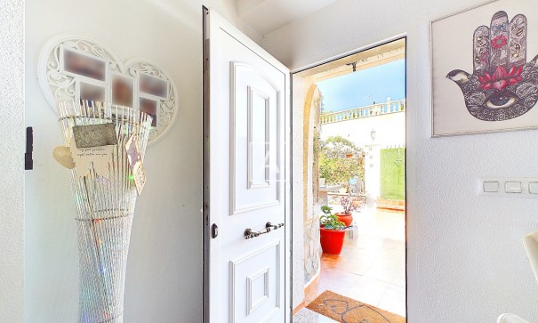 Videresalg - Fritliggende villa -
Pinar de Campoverde