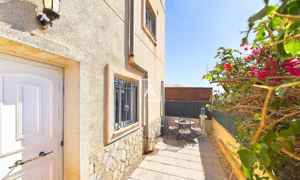 Videresalg - Fritliggende villa -
Pinar de Campoverde