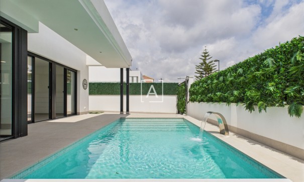 Venta - Chalet Independiente -
Pinar de Campoverde