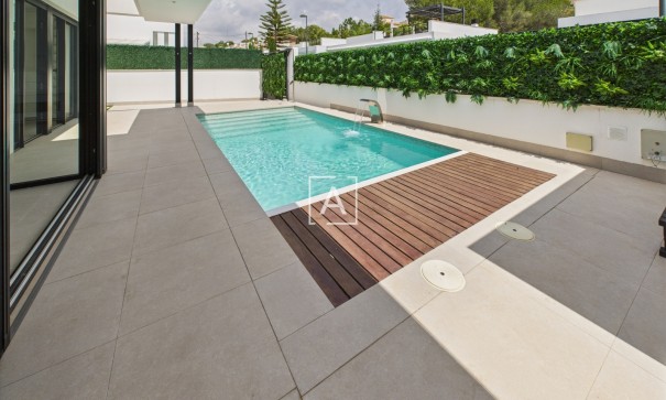 Venta - Chalet Independiente -
Pinar de Campoverde