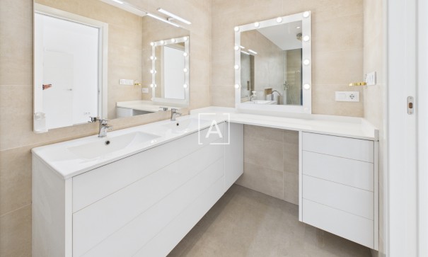 Venta - Chalet Independiente -
Pinar de Campoverde