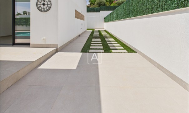 Venta - Chalet Independiente -
Pinar de Campoverde