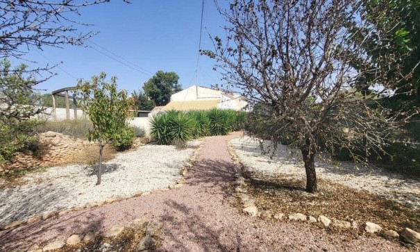 Återförsäljning - Finca lantlig egendom -
Raspay-Murcia