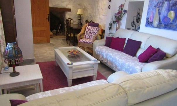 Herverkoop - Finca Landelijk pand -
La Romana