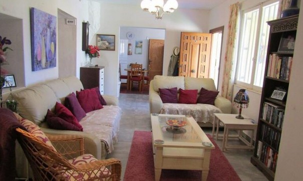 Herverkoop - Finca Landelijk pand -
La Romana