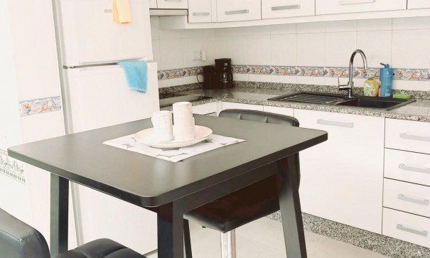 Videresalg - Byhus -
Algorfa