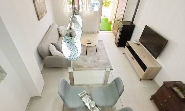 Videresalg - Byhus -
Algorfa