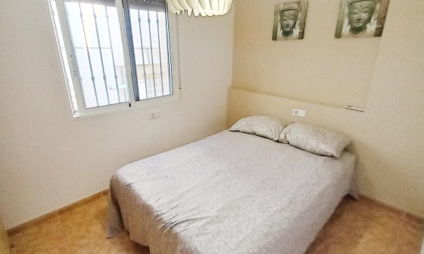 Videresalg - Byhus -
Algorfa