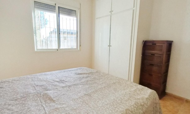 Videresalg - Byhus -
Algorfa