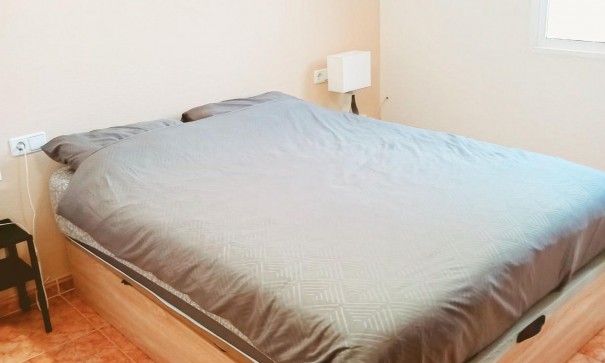 Videresalg - Byhus -
Algorfa