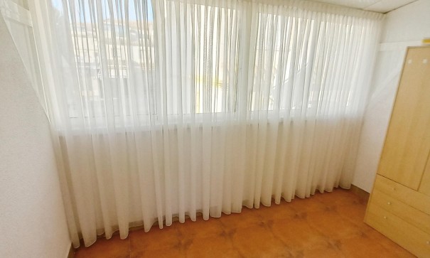 Videresalg - Byhus -
Algorfa