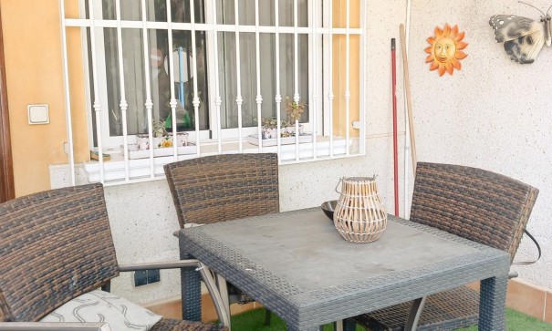 Videresalg - Byhus -
Algorfa