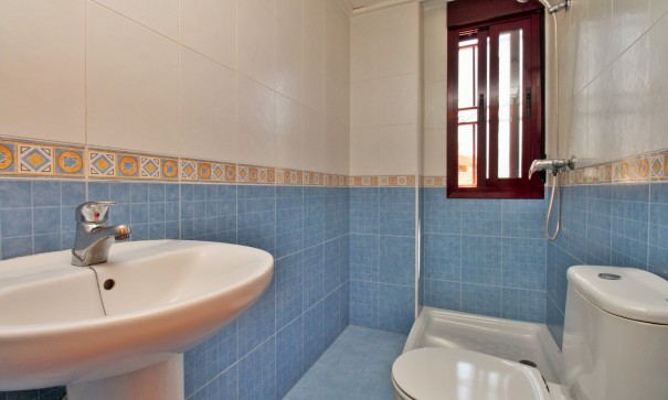 Återförsäljning - Villa i parhus -
Orihuela - Los Desamparados