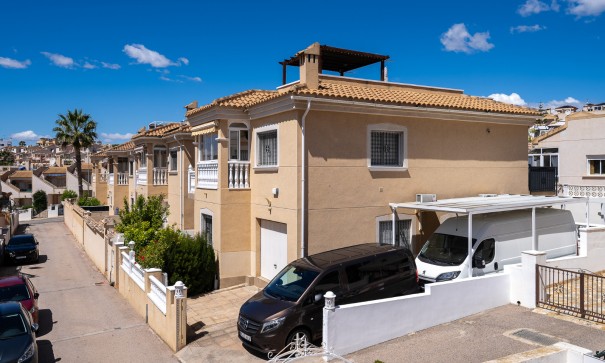 Sale - Detached Villa -
Villamartín - Montegolf