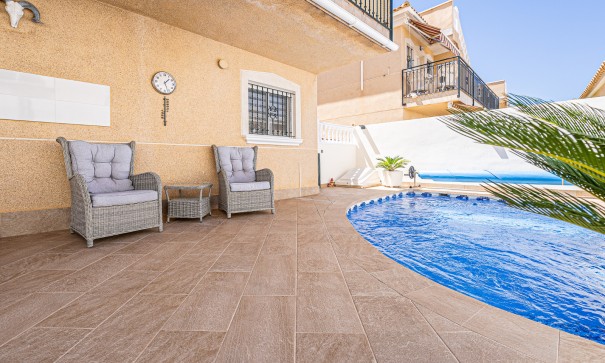 Sale - Detached Villa -
Villamartín - Montegolf