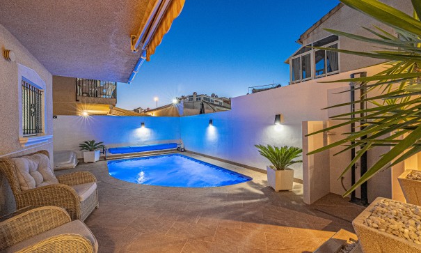 Sale - Detached Villa -
Villamartín - Montegolf