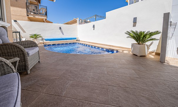 Sale - Detached Villa -
Villamartín - Montegolf