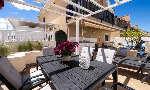 Sale - Detached Villa -
Villamartín - Montegolf