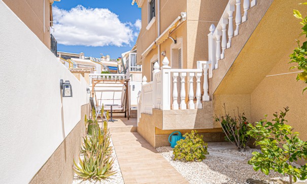 Sale - Detached Villa -
Villamartín - Montegolf