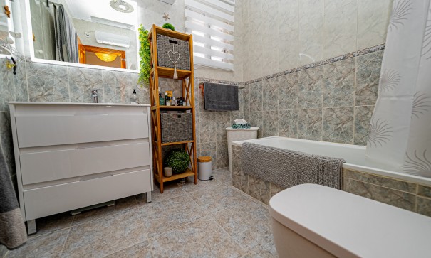 Sale - Detached Villa -
Villamartín - Montegolf