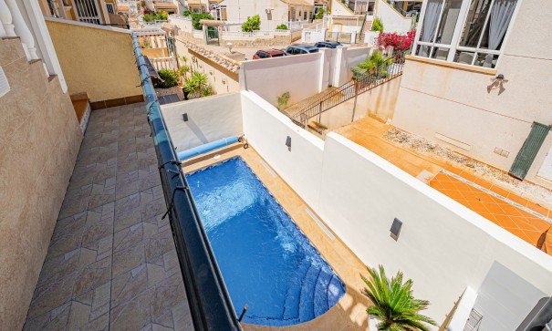 Sale - Detached Villa -
Villamartín - Montegolf