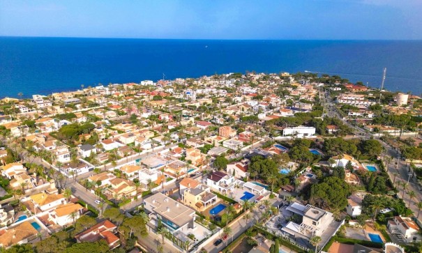 Återförsäljning - Fristående villa -
Cabo Roig