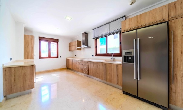 Återförsäljning - Fristående villa -
Cabo Roig