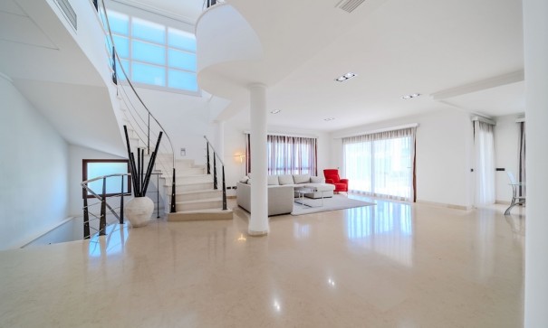 Återförsäljning - Fristående villa -
Cabo Roig