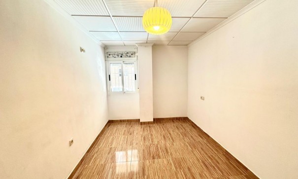 Videresalg - Lejlighed lejlighed -
Torrevieja - Playa del cura