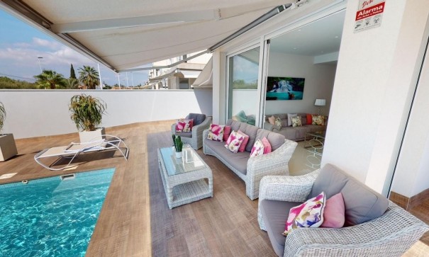 Sprzedaż - Willa wolnostojąca -
Torrevieja