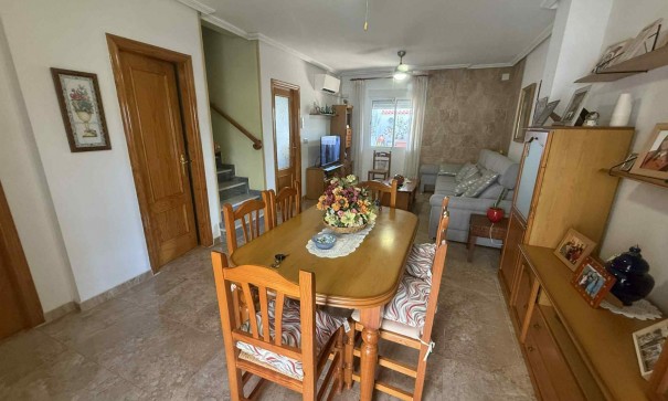 Resale - Stadthaus -
Almoradí