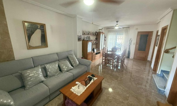 Resale - Stadthaus -
Almoradí