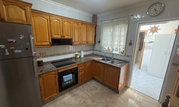 Resale - Stadthaus -
Almoradí