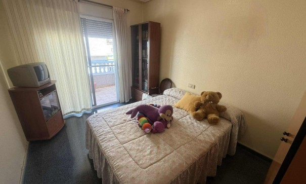 Resale - Stadthaus -
Almoradí