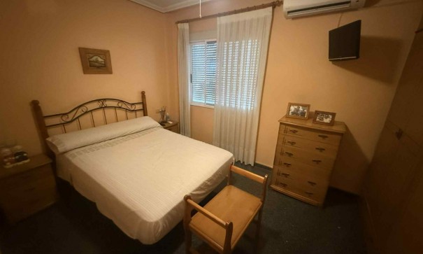 Resale - Stadthaus -
Almoradí