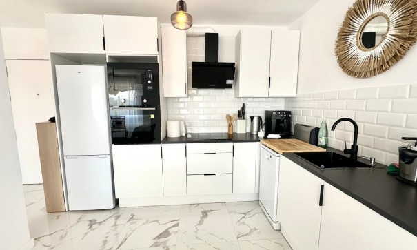 Sale - Apartment Flat -
Torrevieja - Punta prima