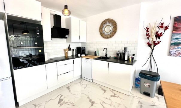 Sale - Apartment Flat -
Torrevieja - Punta prima