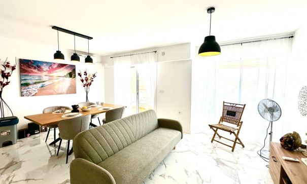 Sale - Apartment Flat -
Torrevieja - Punta prima