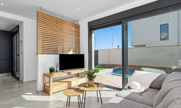 Resale - Freistehende Villa -
San Miguel de Salinas