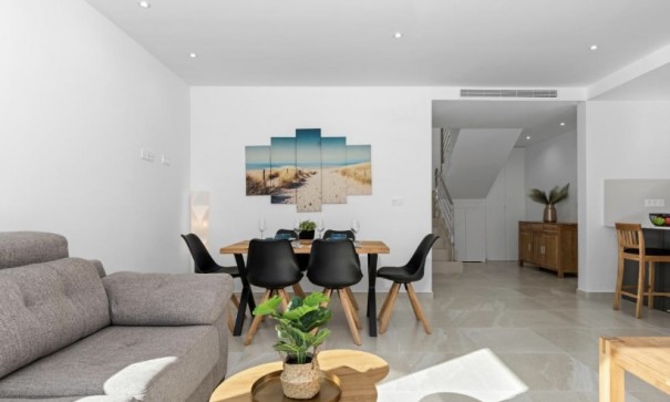 Resale - Freistehende Villa -
San Miguel de Salinas