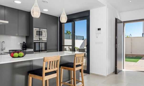 Resale - Freistehende Villa -
San Miguel de Salinas