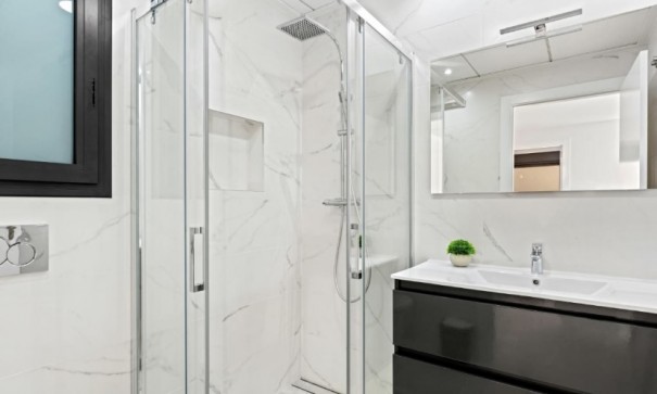 Resale - Freistehende Villa -
San Miguel de Salinas