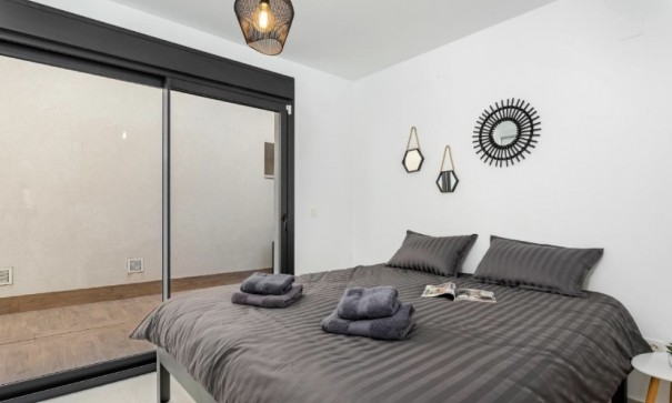 Resale - Freistehende Villa -
San Miguel de Salinas